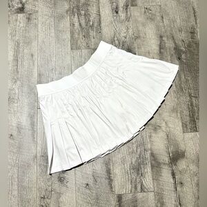 Vineyard Vines Performance Pleated Skort - WHITE CAP, SZ LARGE 🤍 worn once